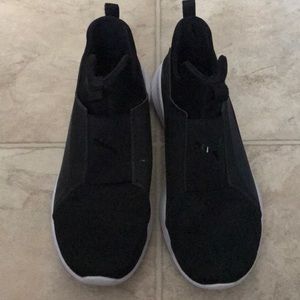 womens puma soft foam shoes